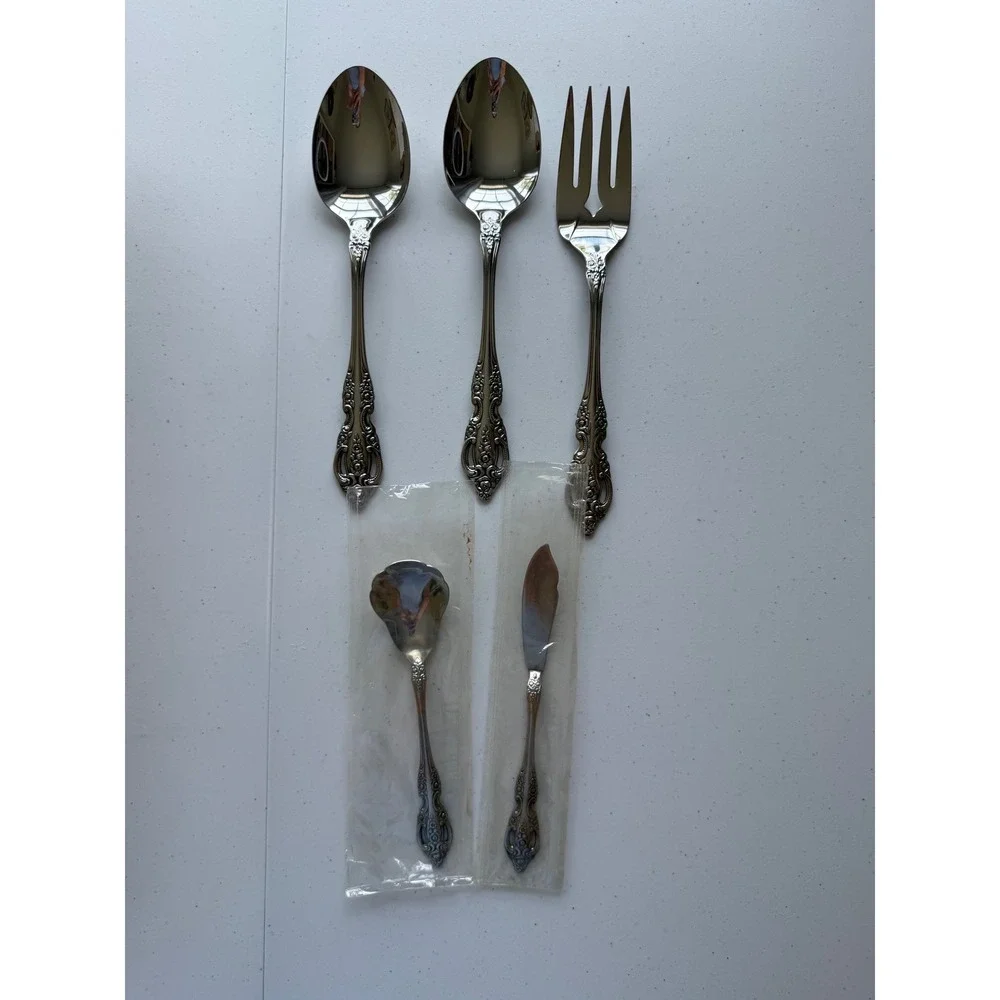 New Vintage Oneida Always 5 Piece Hotess Set in the Box